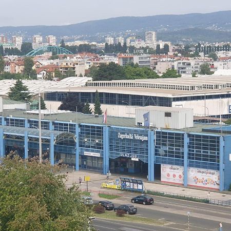 Апартаменты Apartman Lana ,Froudeova Ulica 3 Nasuprot Zg Velesajma Загреб Экстерьер фото