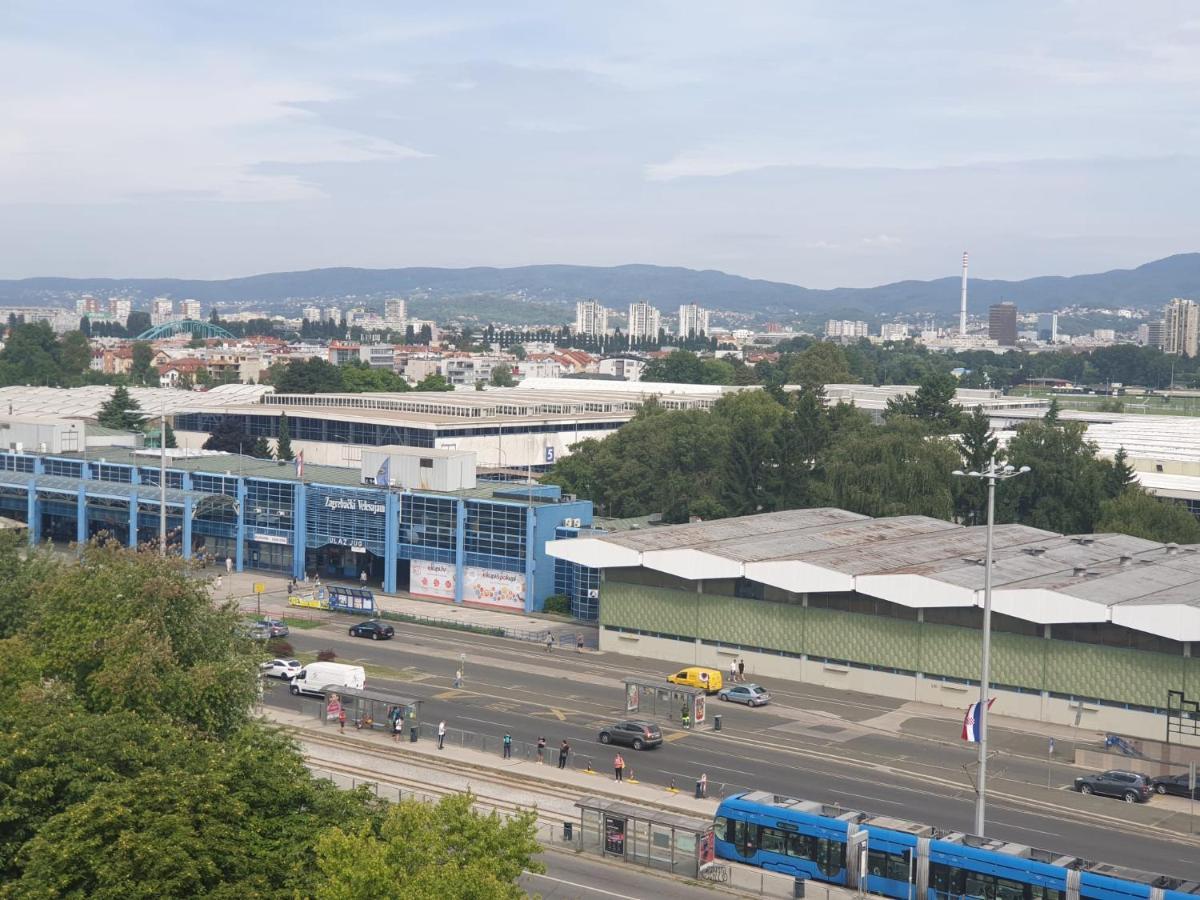 Апартаменты Apartman Lana ,Froudeova Ulica 3 Nasuprot Zg Velesajma Загреб Экстерьер фото