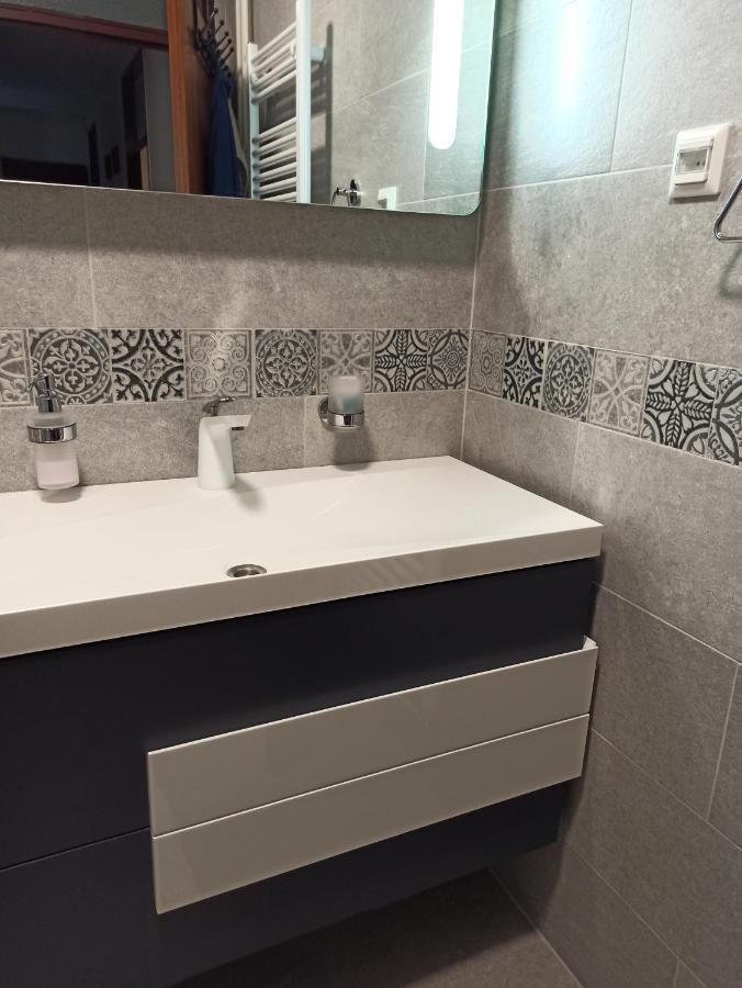 Апартаменты Apartman Lana ,Froudeova Ulica 3 Nasuprot Zg Velesajma Загреб Экстерьер фото